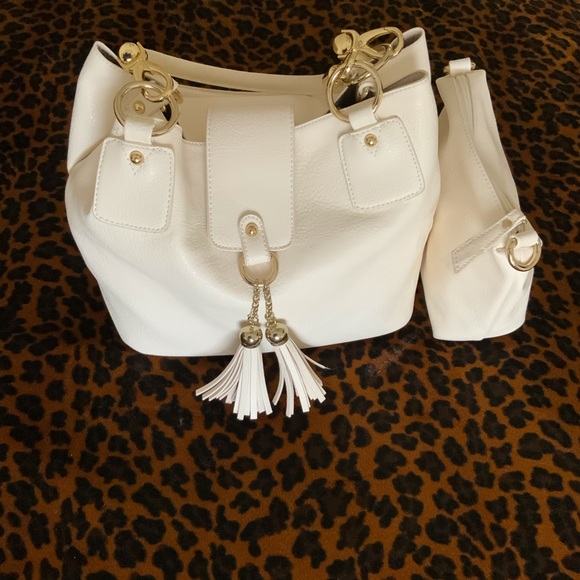 BRAND NEW IVORY LEATHER HANDBAG. - Picture 11 of 11